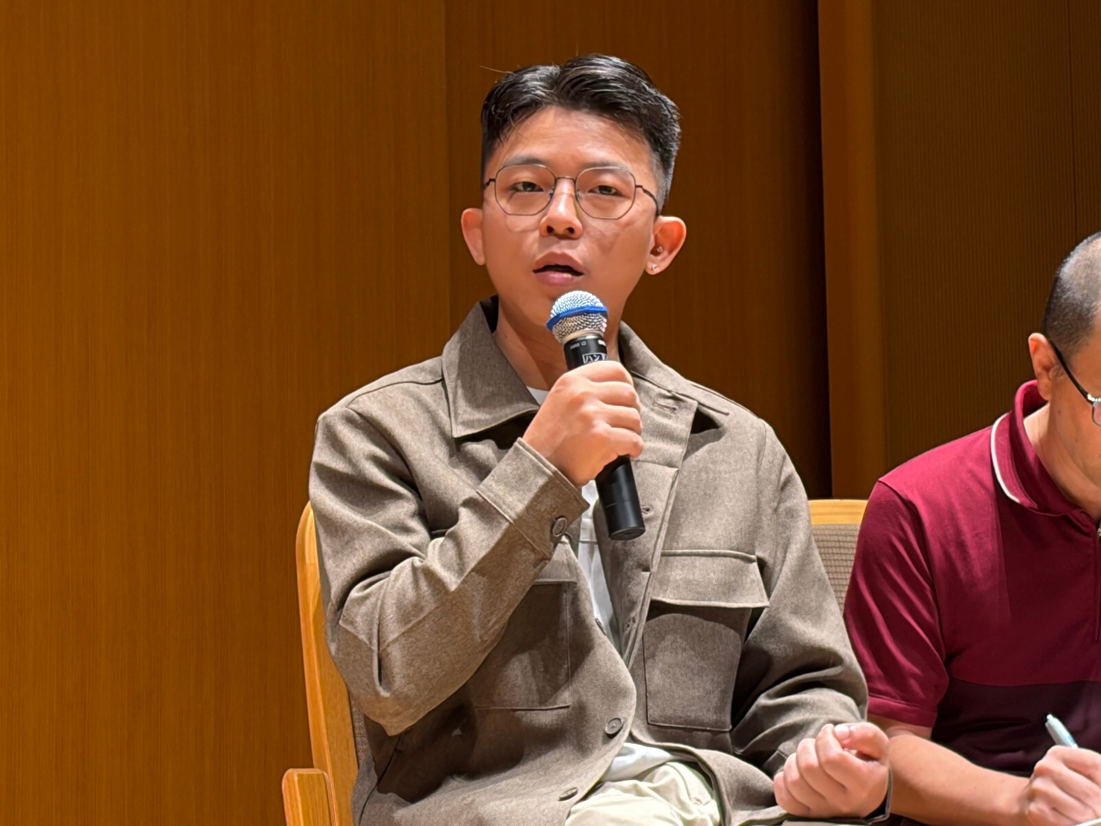 event0725_03 朱台上