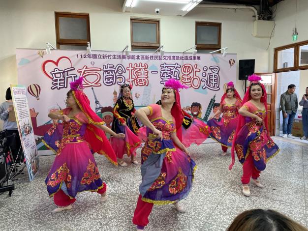 北區新住民藝文社造成果綻放新住民團隊展示西域風情新疆舞蹈