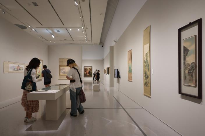 「致未來世代的美術史」完整呈現國美館於2018至2023年間執行「前瞻計畫：重建臺灣藝術史」的典藏研究與資產維修復執行成果。