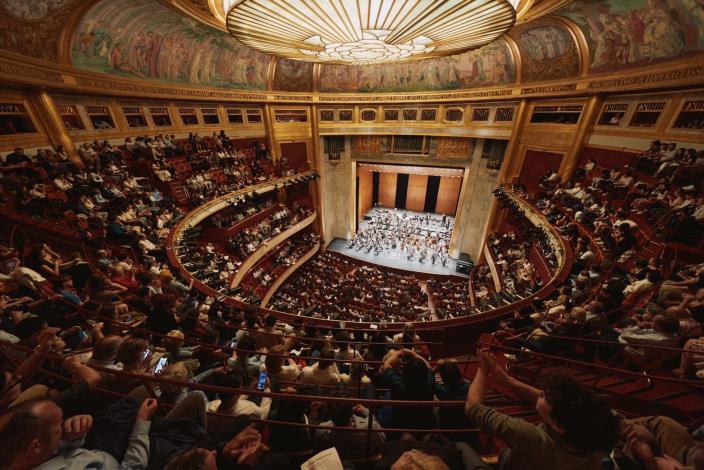 國家交響樂團（NSO）歐洲巡演最終站昨（14）晚在巴黎登場，觀眾座無虛席，巴黎歌劇院、龐畢度中心、羅浮宮等法國重要藝文場館高層及策展人也到場聆賞。（NSO提供）