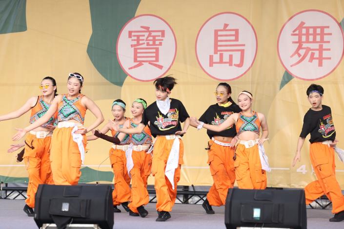 楓香舞蹈團《楓之禮贊．璀璨基隆》藉由4支風格各異的作品，綻放基隆囡仔的熱情活力，讓觀眾看見舞蹈的無限可能。