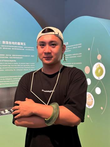 以玉為主題的展示區提供3D列印飾品供觀眾配戴拍照