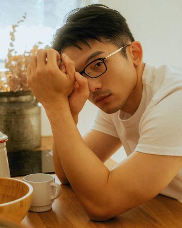 第一場講座與談人-臺灣新生代小說家盛浩偉