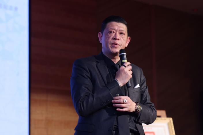 「愛是我的信仰－李魁賢追思紀念會」於今（6）日舉行，李魁賢兒子李斯棐致詞追思父親。