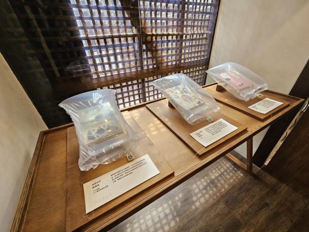 展場展出廖輝英、李欣倫、楊婕等作家之作品。