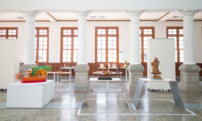 展覽展出工藝中心珍貴典藏品及桃竹苗在地工藝師精湛作品，顯現臺灣工藝在傳統與創新之間的流轉與延續。