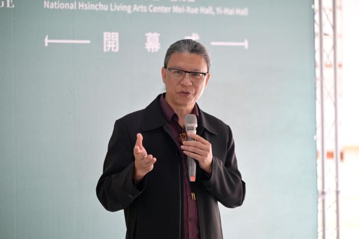 工藝中心主任陳殿禮表示新竹素以風城著稱，早年即有蓪草、螺鈿等傳統工藝產業奠定基礎，現今則以玻璃工藝與高科技產業並駕齊驅，是臺灣兼具理性與感性最鮮明的城市之一。