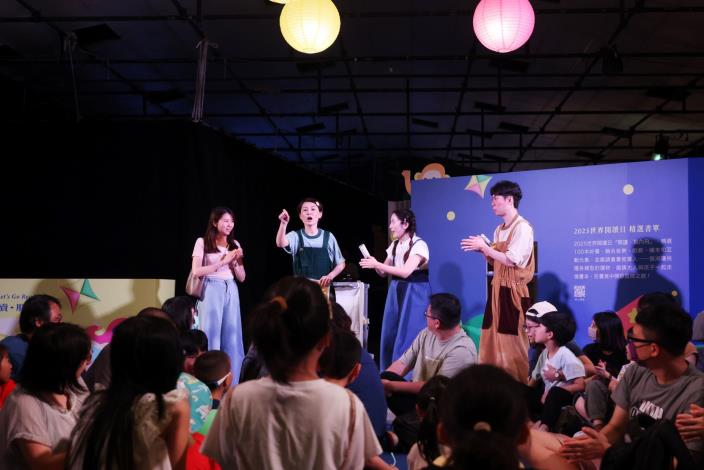 「親子繪本說故事」首日演出《阿祖，再見》。JPG