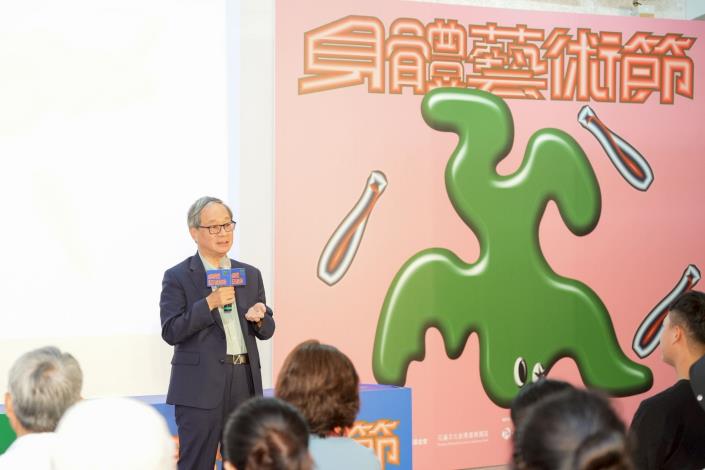 文化部長李遠以義大利導演費里尼所說「夢是唯一的真實」提到，只有在夢裡才能真正的解放，而馬戲所帶來的歡樂，是在真實生活中最接近夢境的表演形式。（FOCASA馬戲團提供）