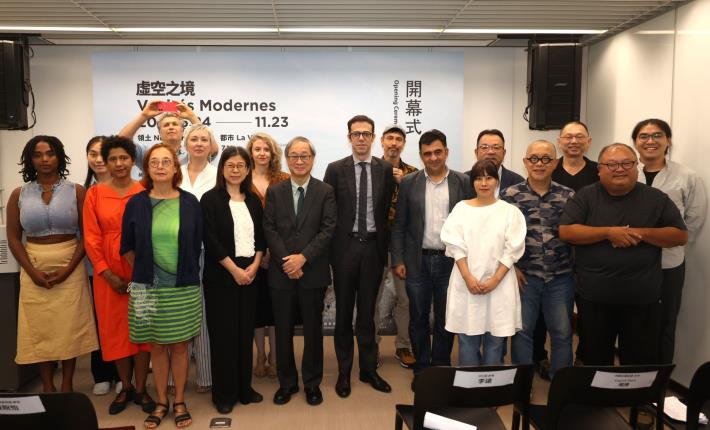 臺法攝影展「虛空之境：當代攝影中的領土與都市凝視」今（17）日在國家攝影文化中心舉辦開幕式，臺灣及法國參展藝術家等人共同邀請各界透過攝影視角觀看這片土地的故事。