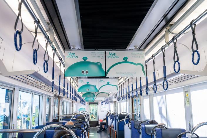 京阪電車每日載客量超過60萬人次，a-We 以最溫暖、療癒的形象，與列車上每位乘客相遇。