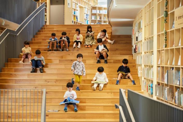 「臺灣繪本、佮意啦」展覽將於明（1）日在建築師安藤忠雄設計、捐贈給大阪市的「童書之森 中之島」率先登場，引領讀者深入體驗臺灣豐富且獨特的文化底蘊。©いとう写真