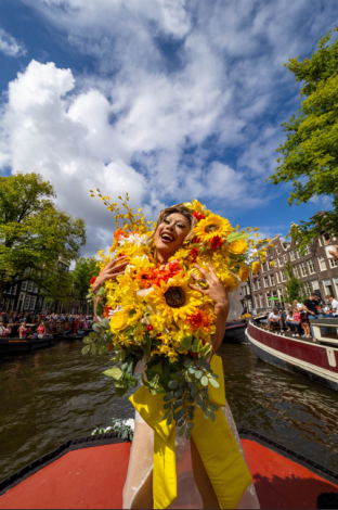 妮妃雅以婚禮捧花造型驚豔全場(@Tao.Co_studio)