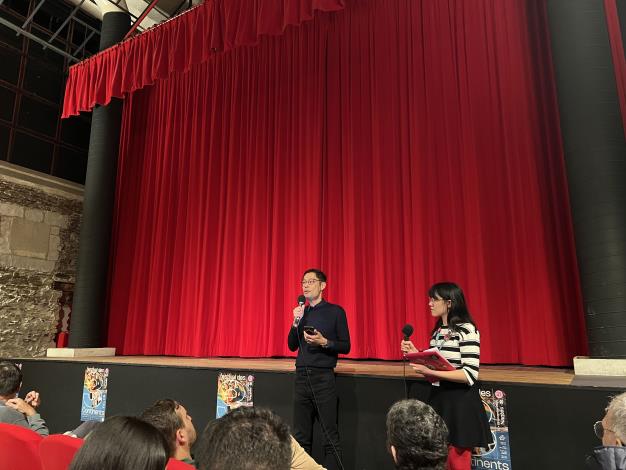 本屆南特影展選片委員Clemence Tsui(左)介紹「飲食男女」的創作背景