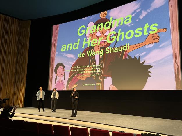 巴文中心胡晴舫主任致詞介紹王小棣導演