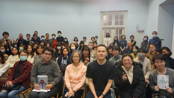Writer Kevin Chen gives author talk at NMTL in Tainan