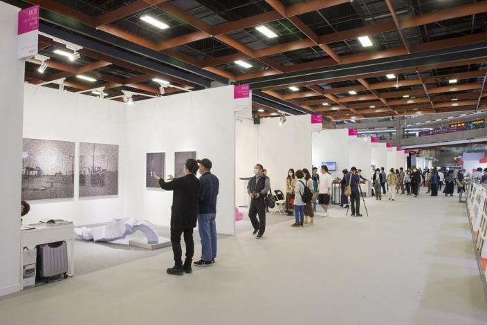 MOC reveals selected projects for international art exhibition subsidy program