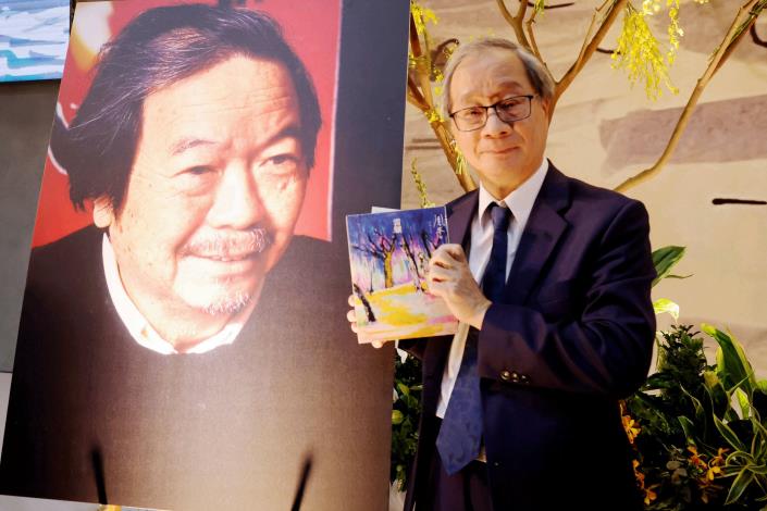 Minister Li attends memorial service for late artist Lay Hsiang 