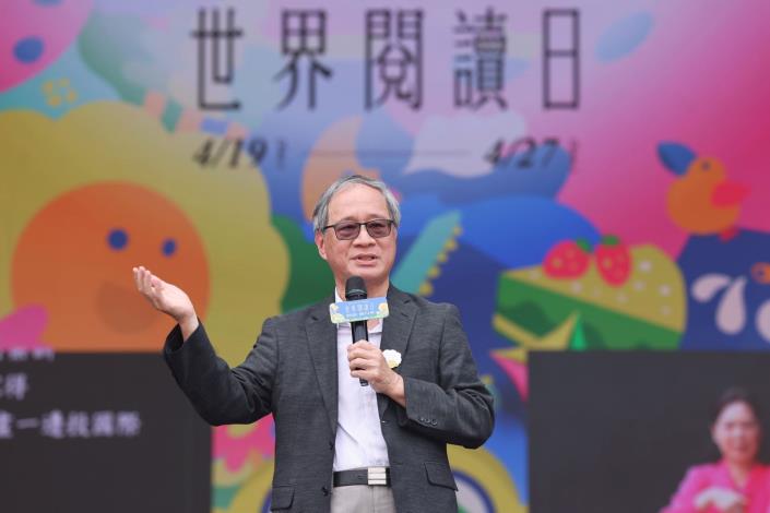 Minister of Culture Li Yuan announced that, to promote reading nationwide, the MOC will host the first International Children and Youth Book Exhibition