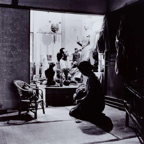 Photographic work ‘Sculptor Yuyu Yang’ by Yang Chih-hsin
