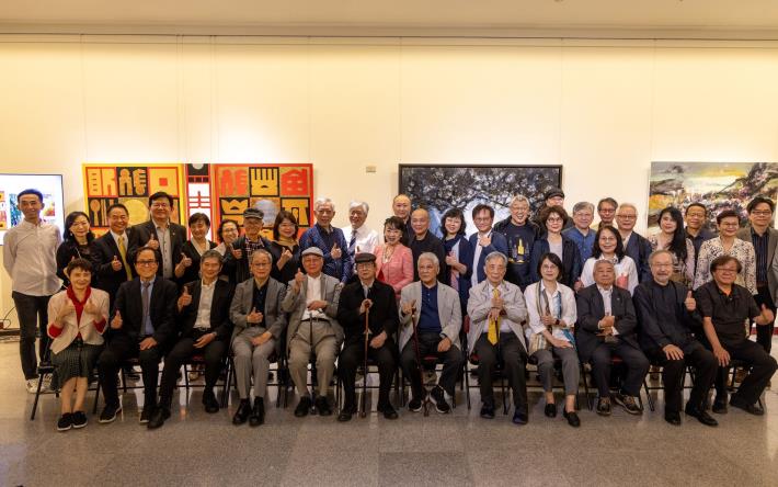 Distinguished guests attended the opening press conference