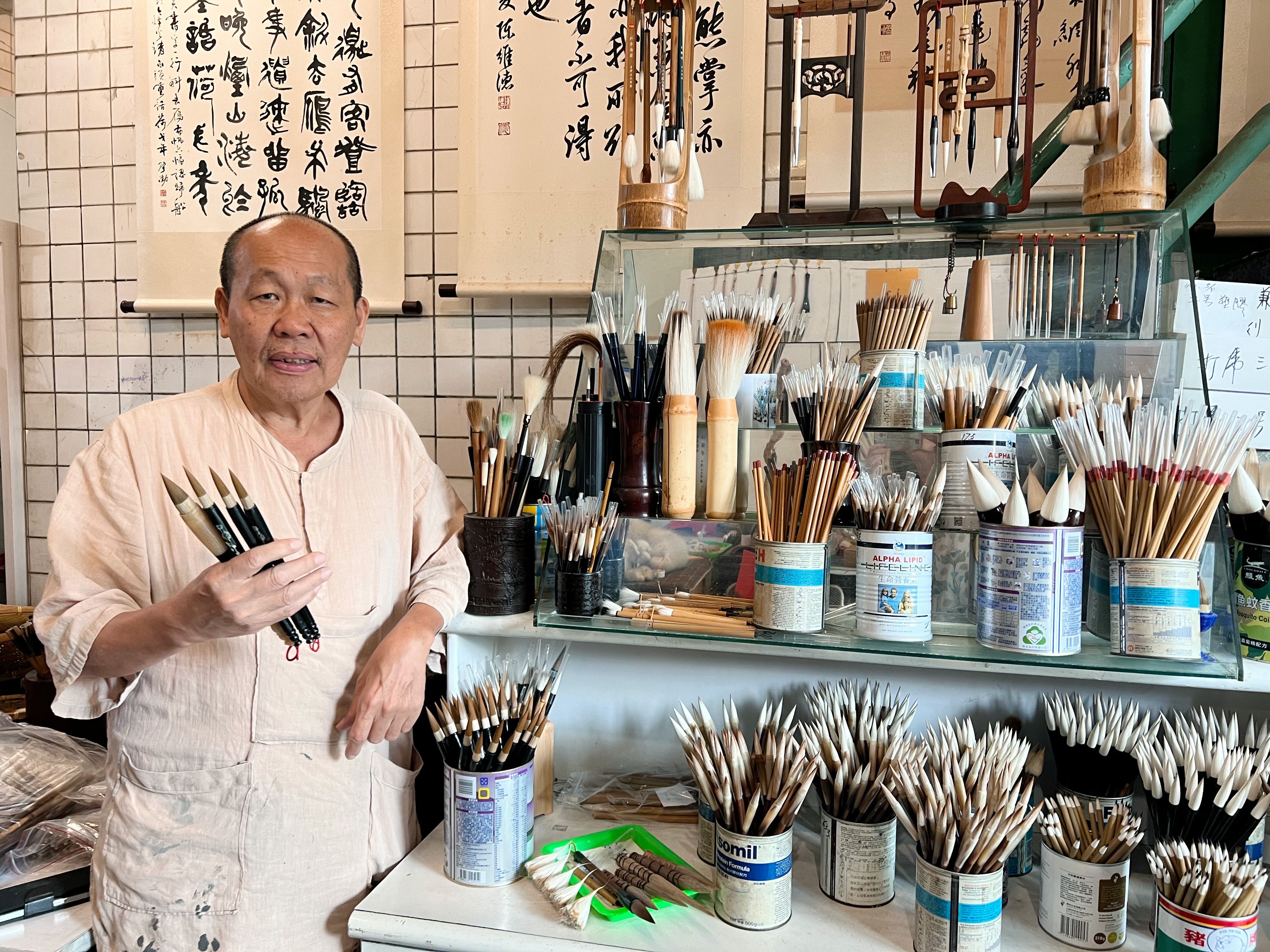 Brush maker Chen Ching-tsung