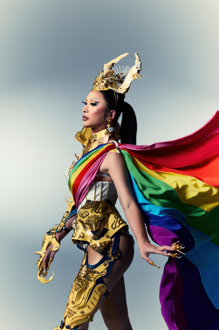Nymphia Wind participe à la Pride d'Amsterdam Menant le bateau Asian Pride, elle met en valeur la diversité et la culture taïwanaise