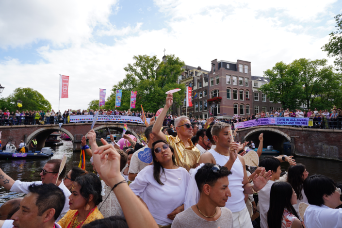 河道兩側熱情的民眾(2)(@PeiiLu)