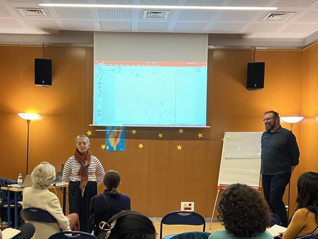 La directrice de la Bibliothèque Germaine Tillion a prononcé les mots d'introduction et présenté Yoann Goudin