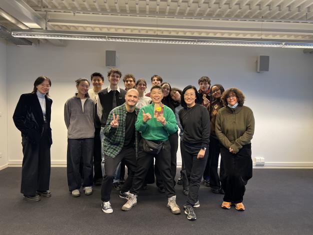 洛桑藝術學院王小棣大師班(前排左瑞士電影資料館策展人Loïc Valceshini、王小棣導演、巴文中心胡晴舫主任)