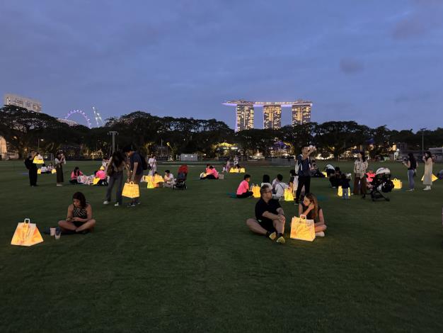 2026 新加坡晝夜璀璨藝術節《草坪聚會》@La Loge提供