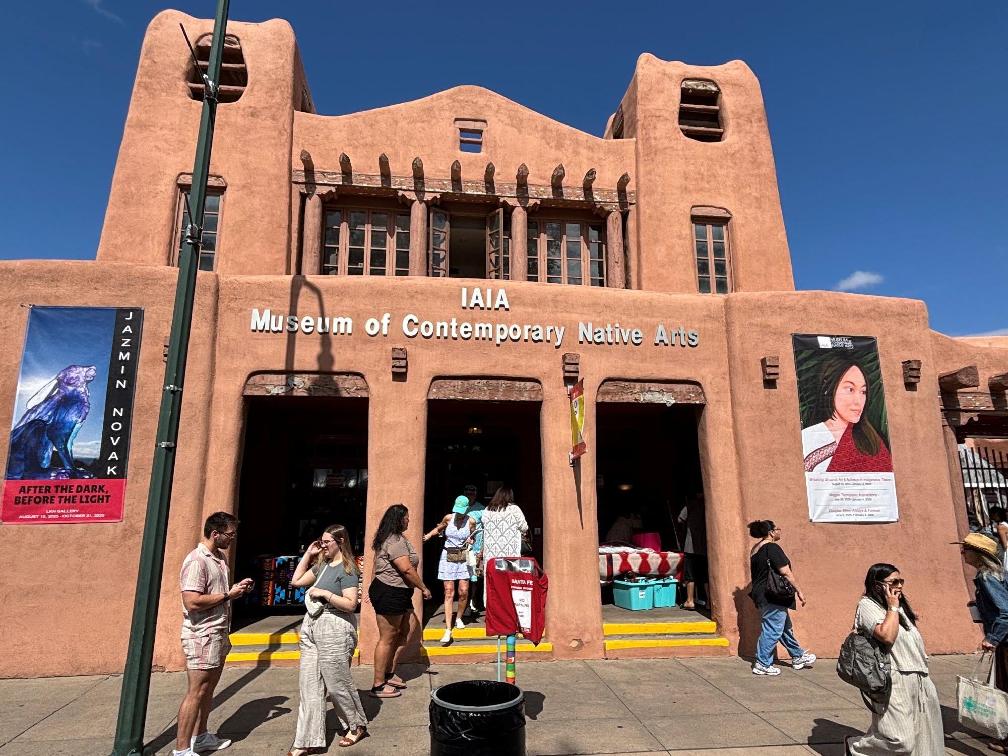米サンタフェで原住民の現代アート展「Breaking Ground: Art and