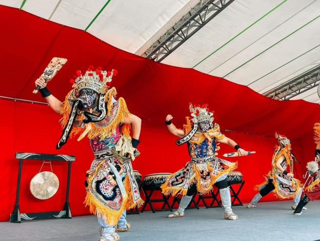 台中の団体が伝統芸能「陣頭」を披露　東京で台湾フェスティバル