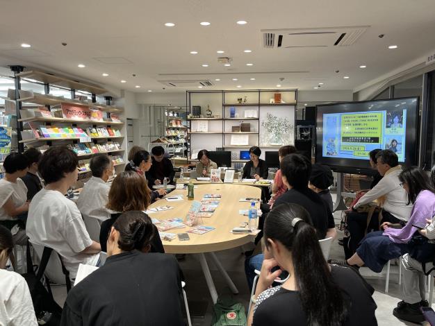 会場には台湾の飲食文化に興味を持つ日本の読者が多く集まり、満席となりました。