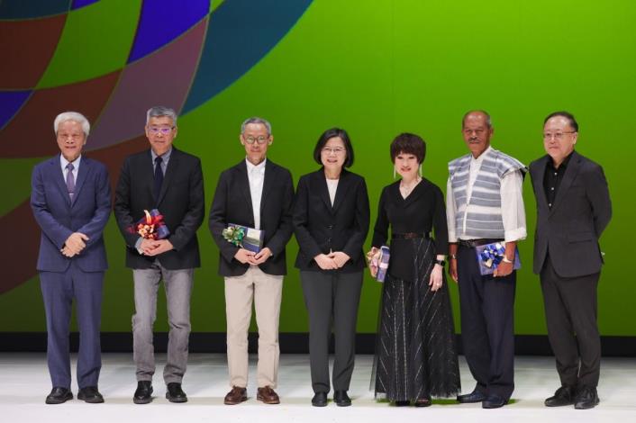Tsai Ing-wen présente à la cérémonie de remise des prix nationaux des arts