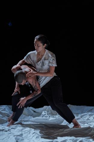 Beings by Shimmering Production_02_ photo credit_You-Wei CHEN