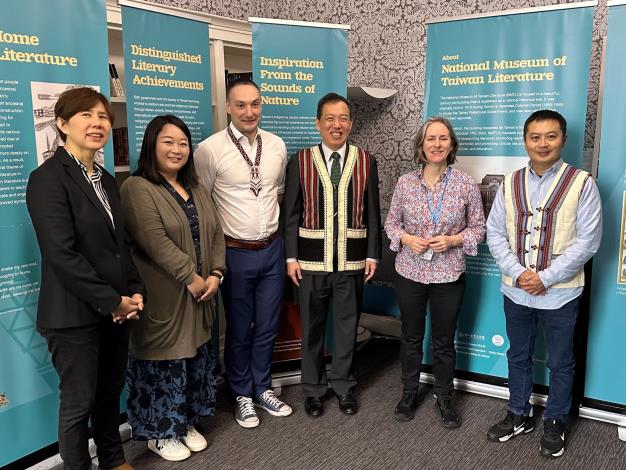 La exposición de literatura indígena de Taiwán se acoge en Irlanda por primera vez