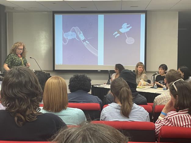 漫畫家Pam Pam受邀參與紐約獨立漫畫節座談，分享自身作品及創作理念。