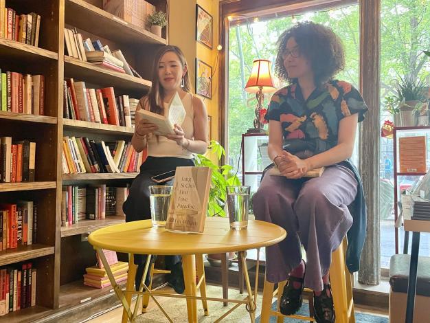 《房思琪的初戀樂園》英文版紐約新書發表會，邀請譯者Jenna Tang(左)與英文版編輯Alexa Frank(右)精采對談。