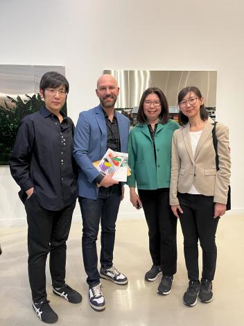 芝加哥藝博會國際策展人交流計畫歡迎會（由左至右：臺灣當代文化實驗場策展人莊偉慈、ICI總監Renaud Proch、紐文中心主任張惠君、忠泰美術館總監黃姍姍）