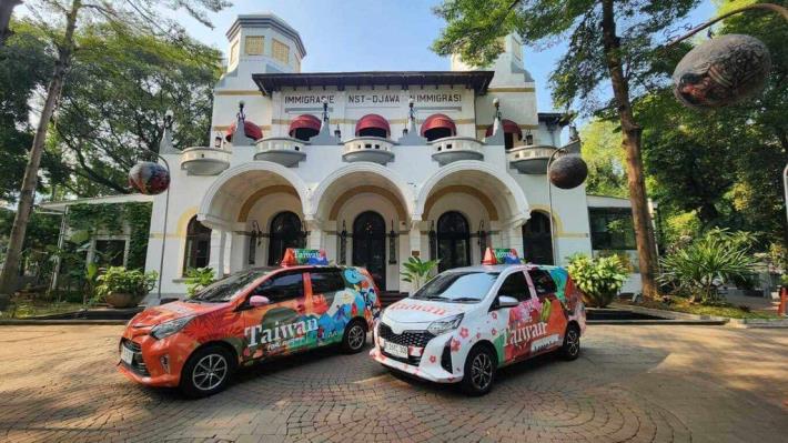 Grafiti Mobil Karya Seniman Indonesia Promosikan Objek Wisata Taiwan