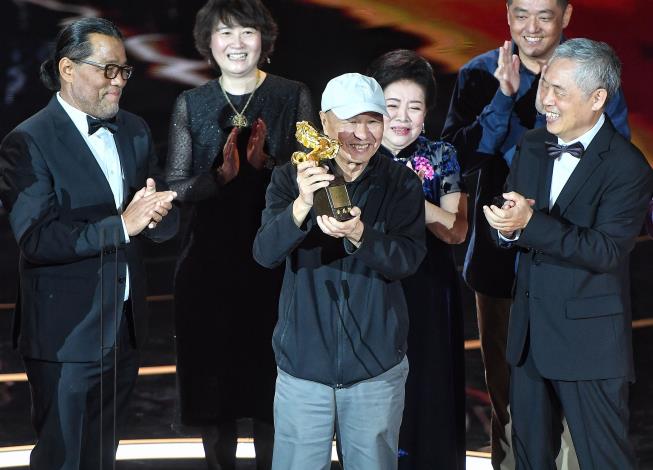 Sutradara Hou Hsiao-hsien mendapatkan Penghargaan Prestasi Seumur Hidup dalam Festival Film Kuda Emas pada tahun 2020.