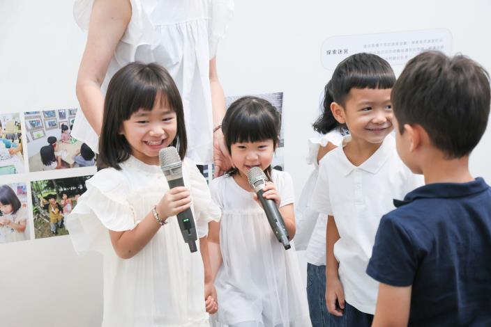 教保中心兒童為大家介紹自己的創作與成果