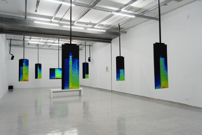 勞倫斯・阿布・哈姆丹（Lawrence_ABU_HAMDAN），〈聽力範圍外〉展出現場照__圖片由國美館提供
