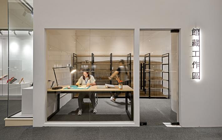 館藏工作區-文獻整飭、圖書修復