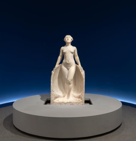 黃土水 〈甘露水〉  1919年  大理石 172 x 80 x 38 cm