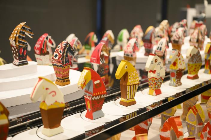 01島嶼拾色 感動馬國美特展_展間空景 (8)