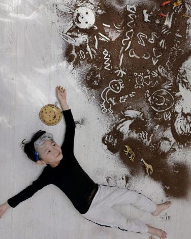 6.感官遊戲場：永續創作五感派對，透過遊戲、五感創作與美術館自然素材，進行天馬行空的創作體驗。照片由小餅乾藝術學堂提供，為活動示意照