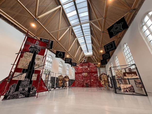 鱷魚背GEGERBOYO_Eroded Borders_2025_ mixed media installation_dimensions variable_Courtesy of the artist
