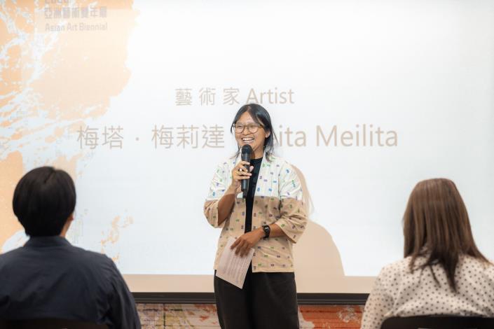 藝術家梅塔．梅莉達（Meita Melita）致詞